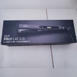 Brand new! Schwarzkopf Skp Pro 2.0 Ceramic Flat Iron 1.5"